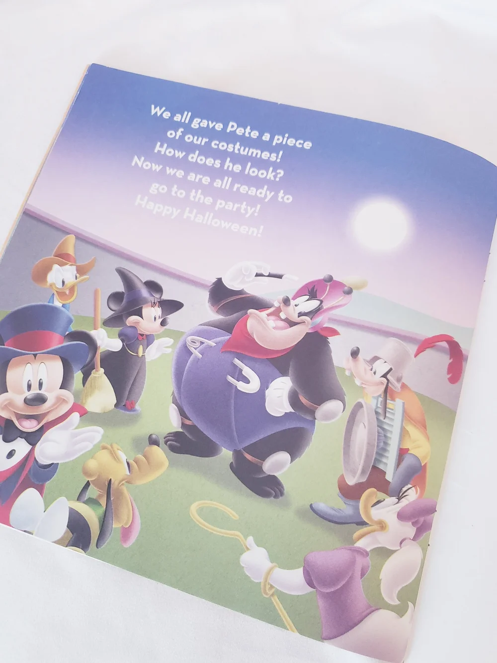 Disney Mickey's Halloween Treat Kids Book